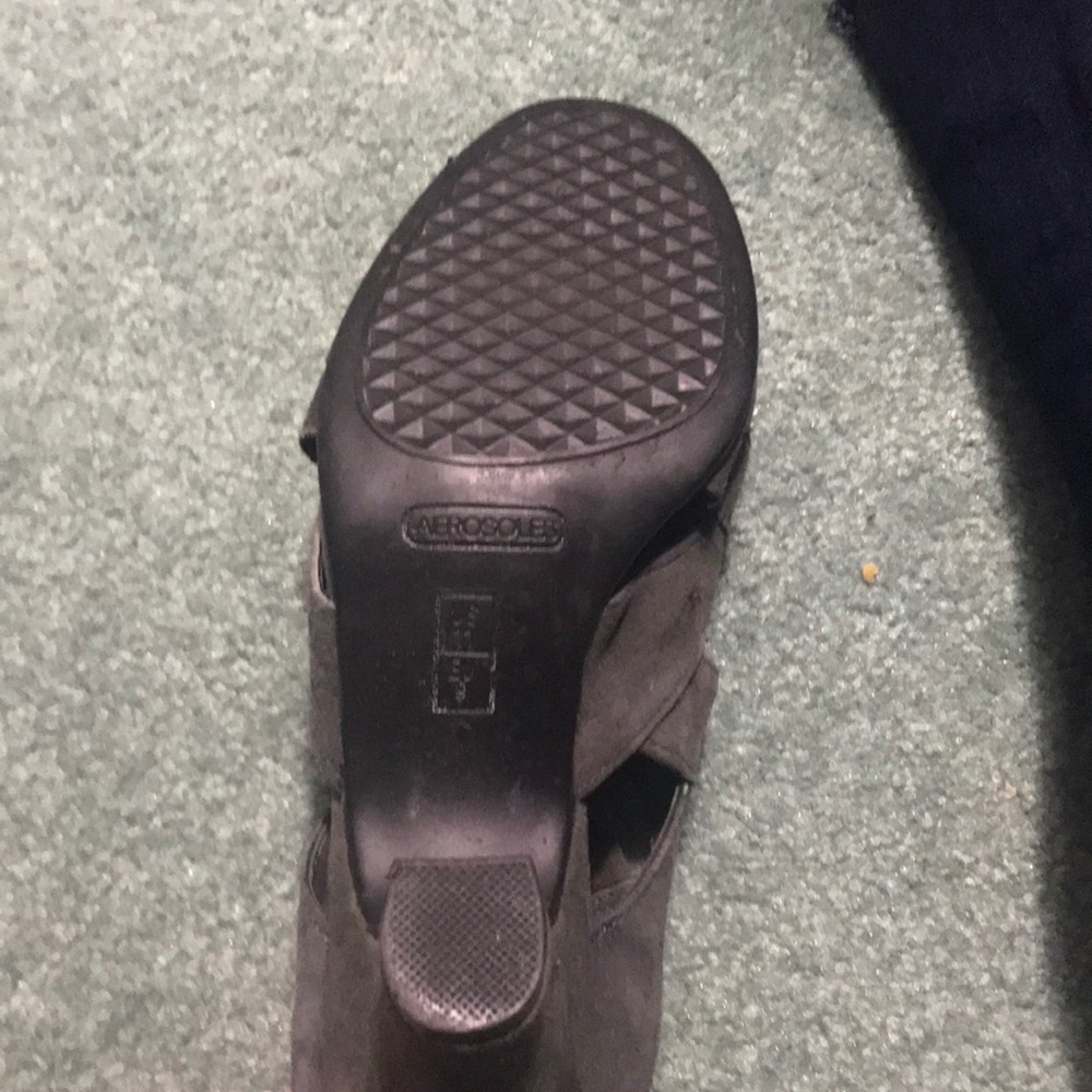 Size 11 Gray Suede Heels with Criss Cross Detail - Picture 4 of 4